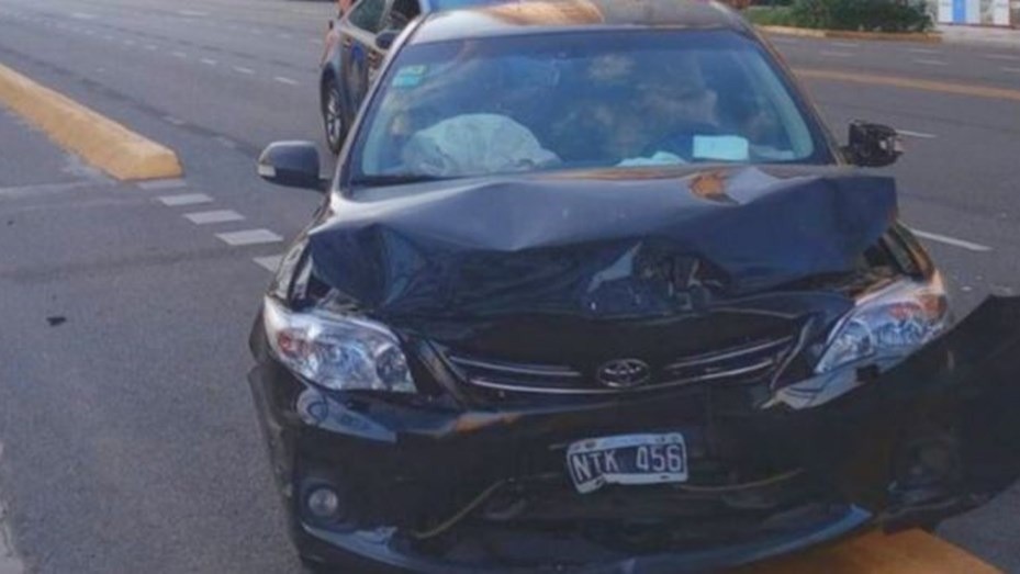 Chocaron un auto frente a la ex ESMA y lo abandonaron | Nacionales