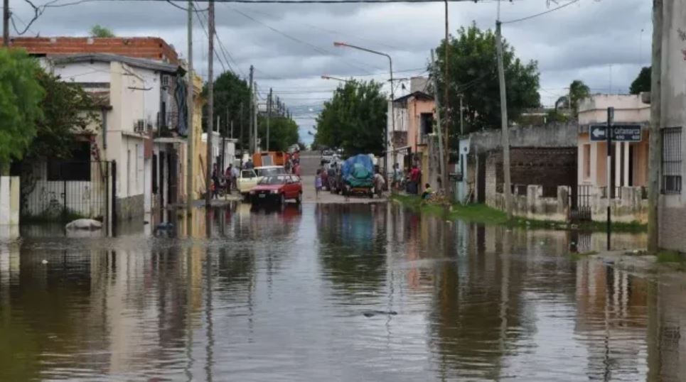 500 familias evacuadas por las intensas lluvias y la crecida de los ríos en Concordia | Nacionales