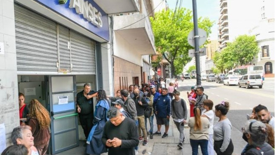 Comienza el calendario de pagos de bonos, aguinaldo y aumentos de todos los beneficios | Noticias