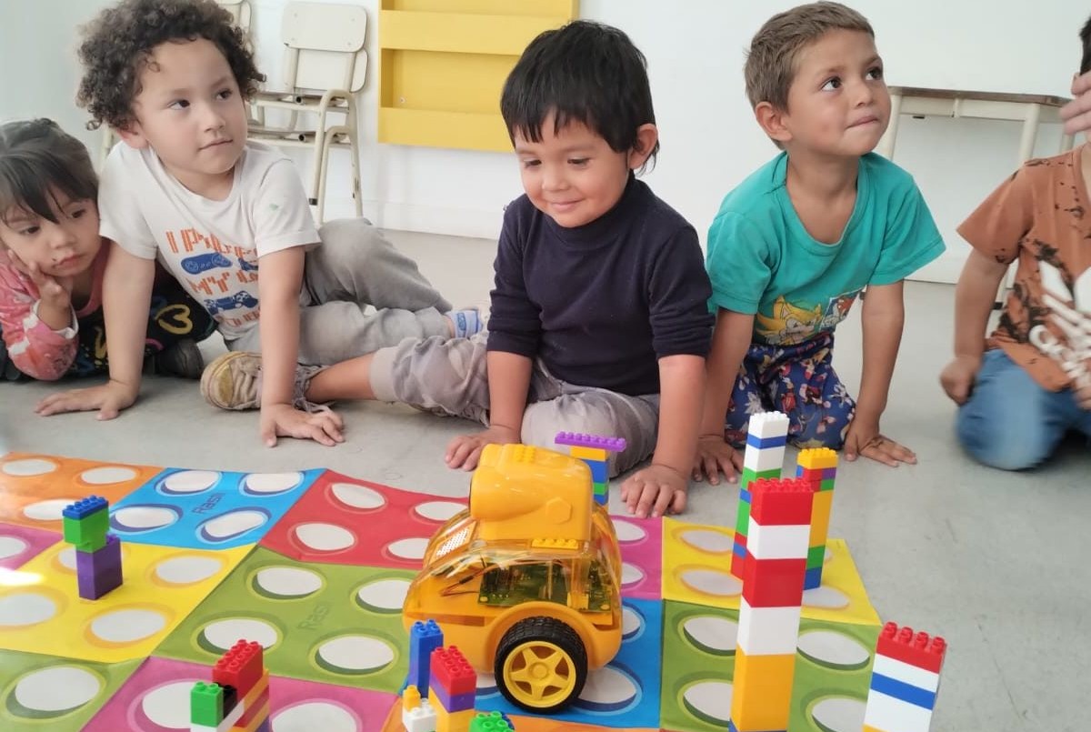 Tecnologías de Robótica Educativa en las salas de los Jardines Municipales | Noticias