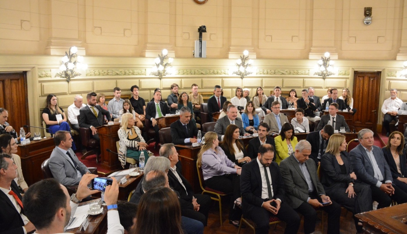 En la Legislatura Provincial, juraron los senadores electos para el período 2023-2027 | Legislativas
