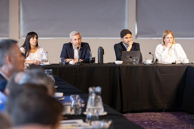 Pullaro y Frigerio reunieron a sus gabinetes en Paraná: buscan potenciar la región | Información General