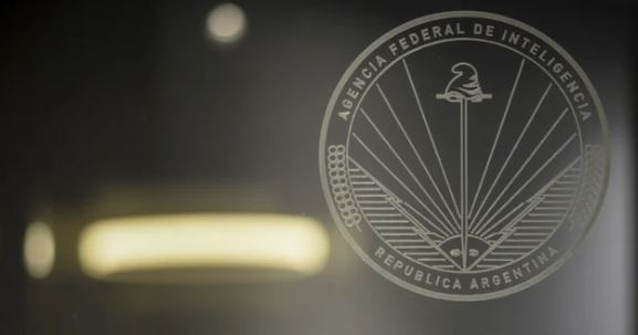 Ajuste en la AFI: Milei lanzará un régimen de retiro voluntario para los espías | Nacionales