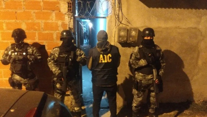 Rosario: realizaron más de 50 allanamientos por las amenazas contra Pullaro | Noticias