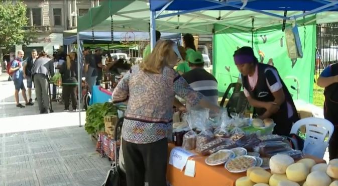 Realizan "feriazo" en el Congreso y piden que "ajusten a la casta, no a la canasta" | Nacionales