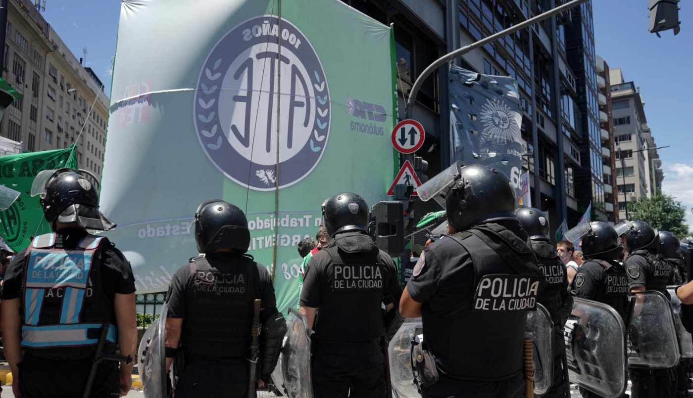 El DNU y los empleados públicos: el gobierno avanza con un fuerte ajuste del gasto | Nacionales