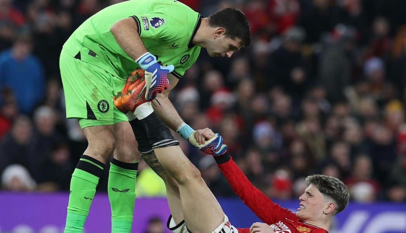 El gesto que tuvo el Dibu con Alejandro Garnacho | Deportes