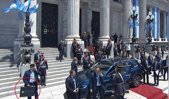 Analizan presupuestos de maletines balísticos para la custodia de Milei | Nacionales