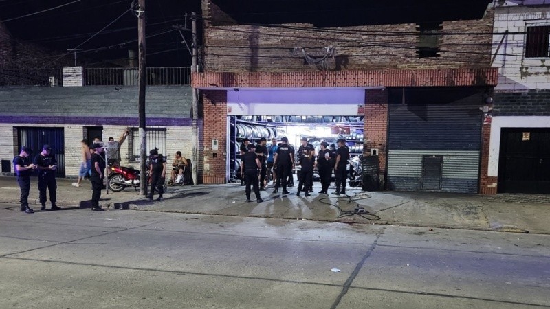 Mataron a un hombre frente a una gomería en Rosario | Noticias