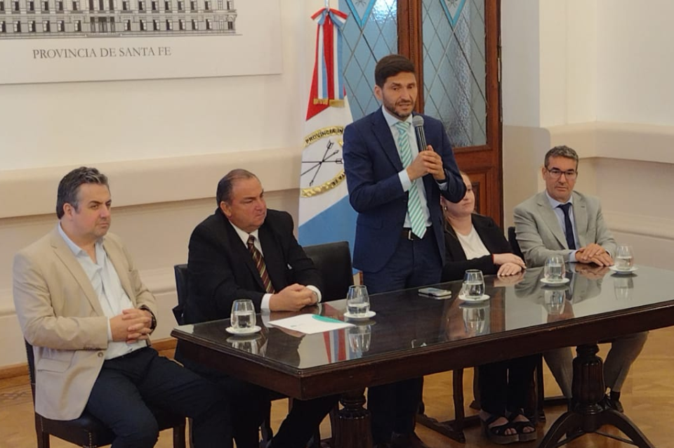 Pullaro: "Queremos decirle al vecino de Santa Fe que no lo vamos a descuidar" | Noticias