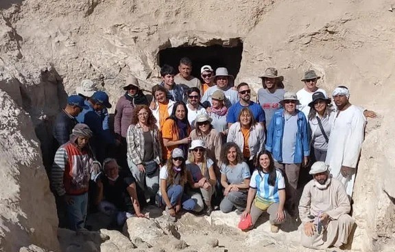 Investigadores argentinos descubrieron la entrada original de una importante tumba egipcia | Información General