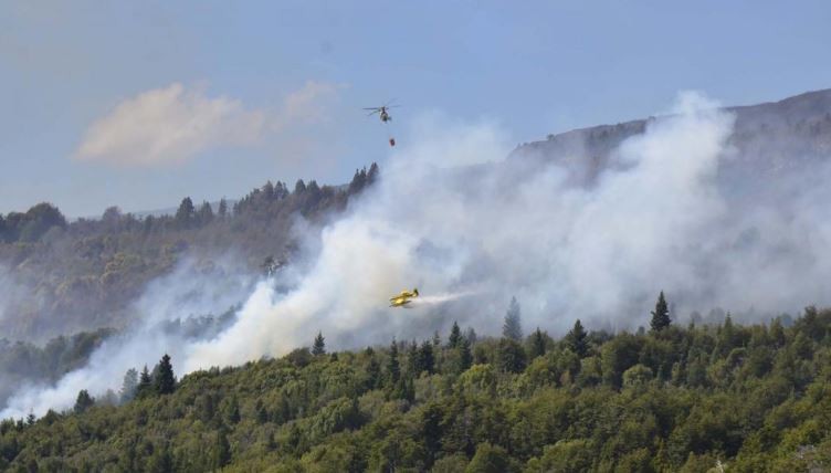 La Patagonia bajo fuego: se complica la situación en Los Alerces y crece un nuevo incendio en Bariloche | Nacionales