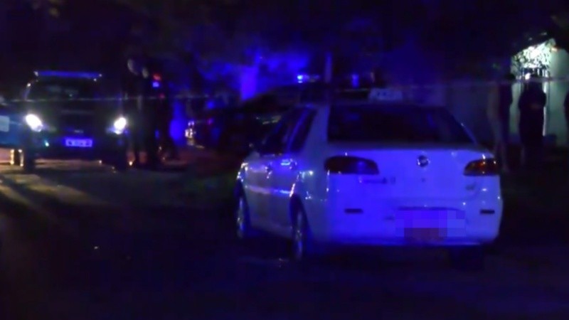 Doble crimen en Rosario: asesinaron a un taxista y a su pasajero | Policiales