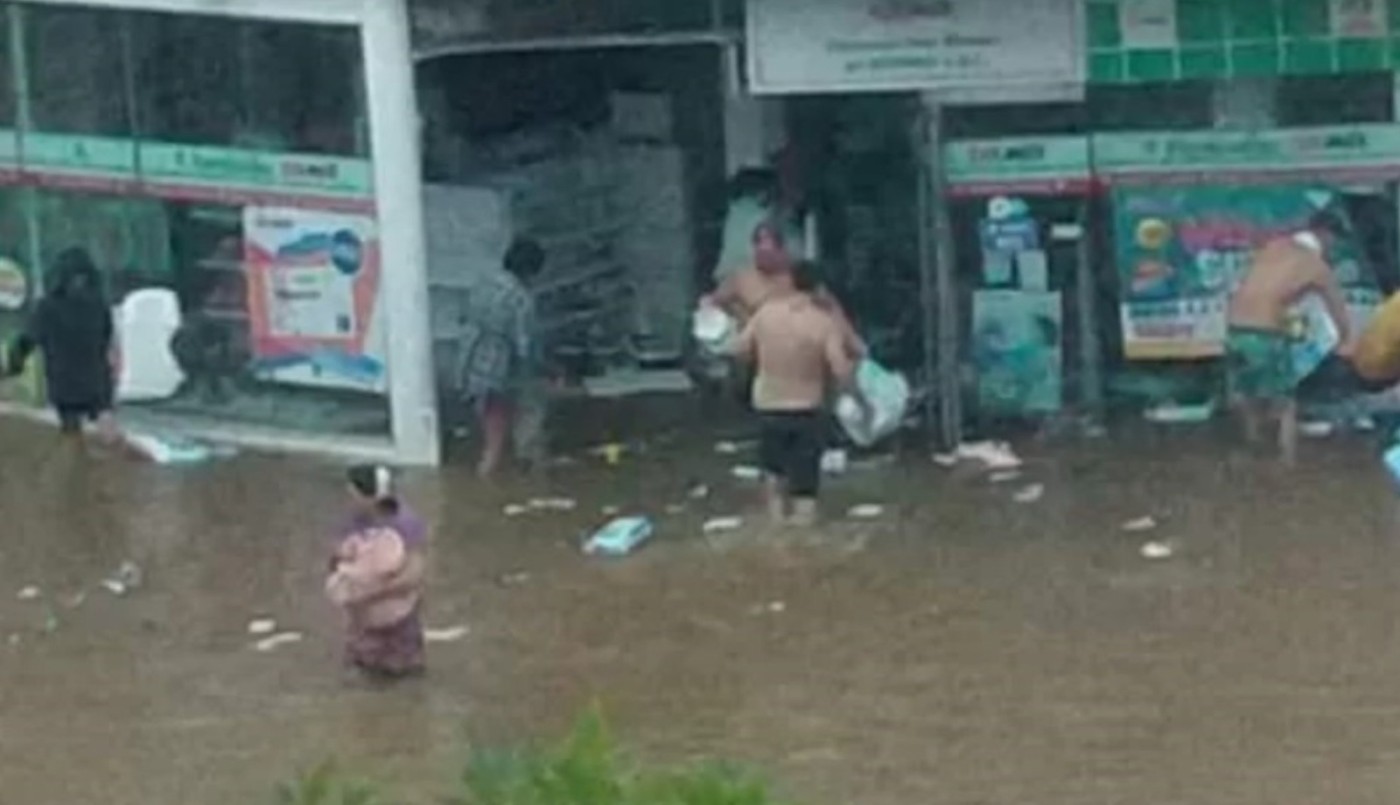Un temporal histórico en Corrientes dejó calles inundadas y hubo un saqueo a una farmacia | Nacionales