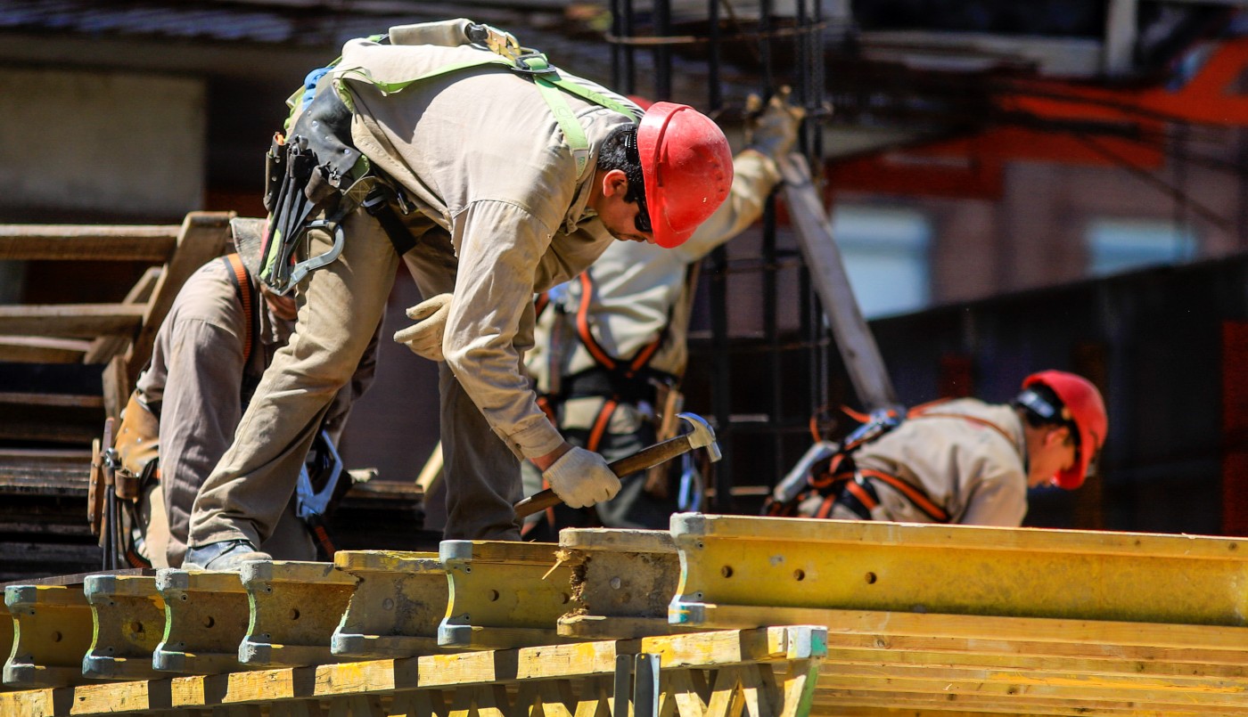 La construcción se desplomó un 21,7% en enero por la paralización de la obra pública | Nacionales