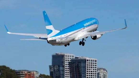 Aerolíneas Argentinas comienza a cobrar equipaje en los vuelos nacionales | Nacionales