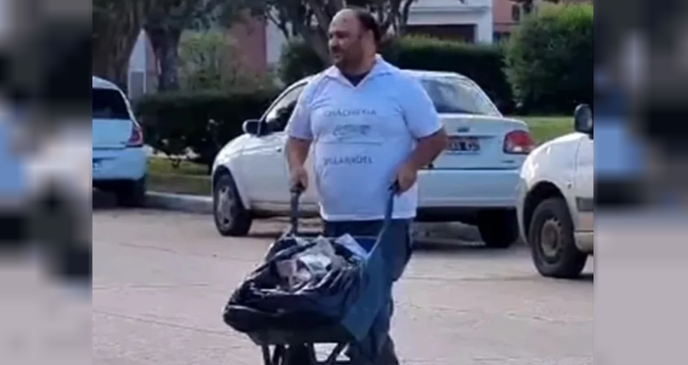 $840.000: comerciante fue a pagar la luz con una carretilla cargada de plata | Redes