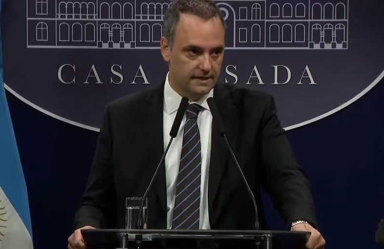 El Gobierno cerrará dos oficinas públicas y despedirá a 900 empleados | Nacionales