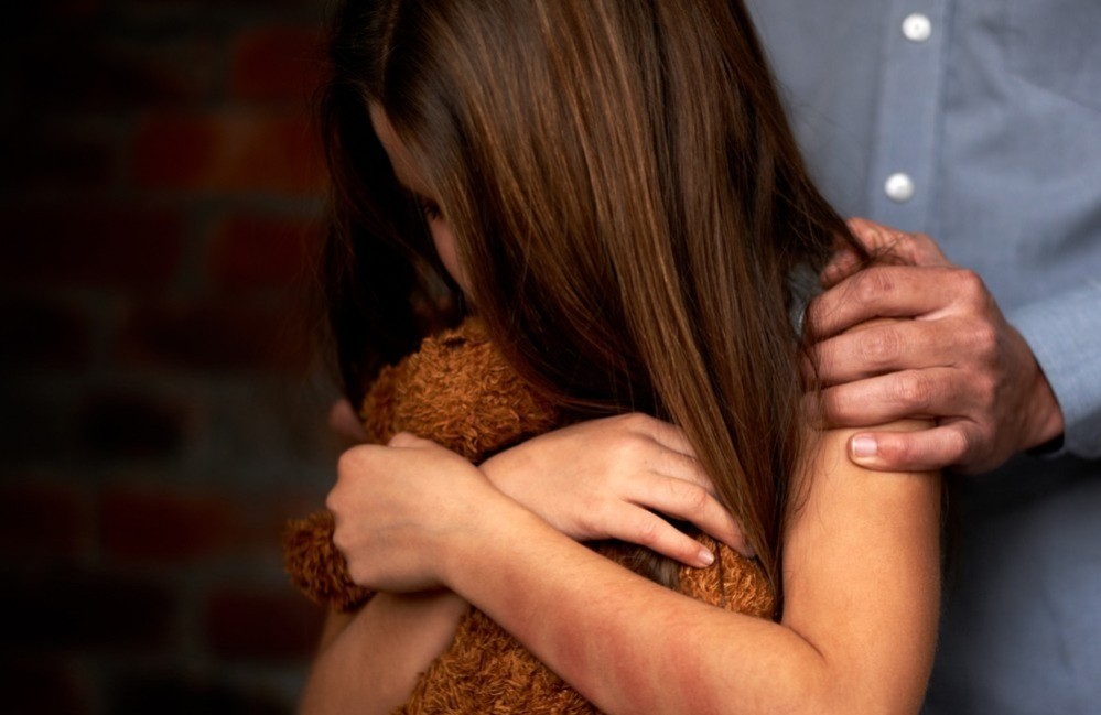 Lo condenaron a 13 años de cárcel por abusar de las nietas de su pareja | Judiciales