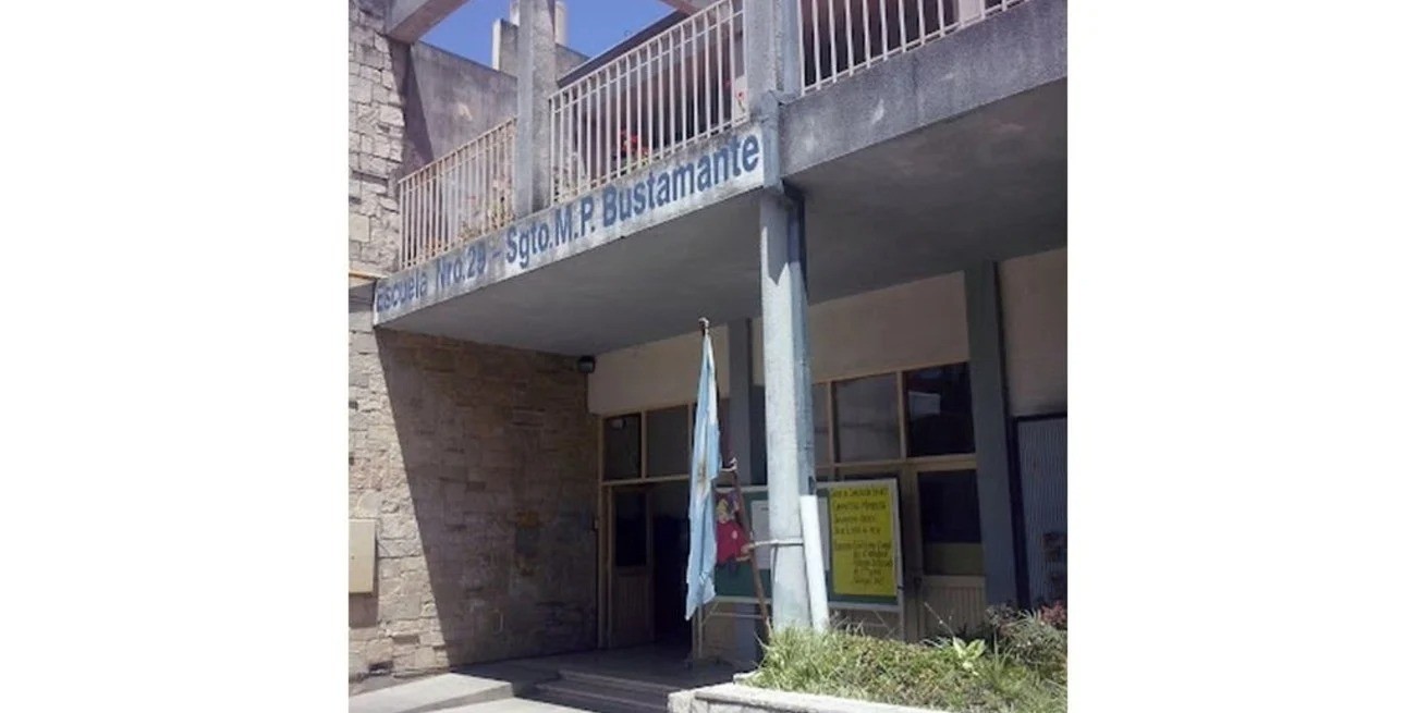 Mientras se investiga el hecho, habría clases el lunes en la escuela Bustamante | Información General