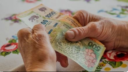 Jubilados: Cuánto se cobrará con el nuevo aumento en los meses de abril, mayo y junio | Información General
