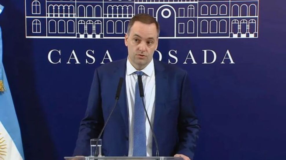 Adorni explicó que el pago de jubilaciones "en dos tramos" es por una cuestión administrativa | Nacionales