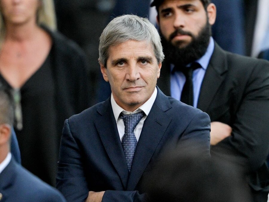 Caputo dijo que se podría bajar impuestos "antes de lo esperado" por el superávit fiscal | Nacionales