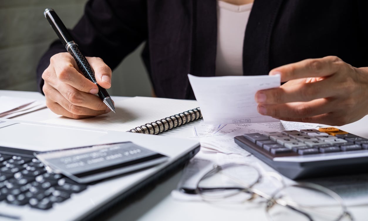 Impuestos y servicios: cuáles son los aumentos que llegan con abril | Noticias