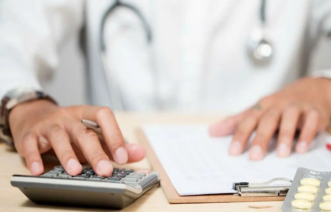 Por un impuesto nuevo de Milei, las prepagas aumentarán otro 20% retroactivo a diciembre | Información General