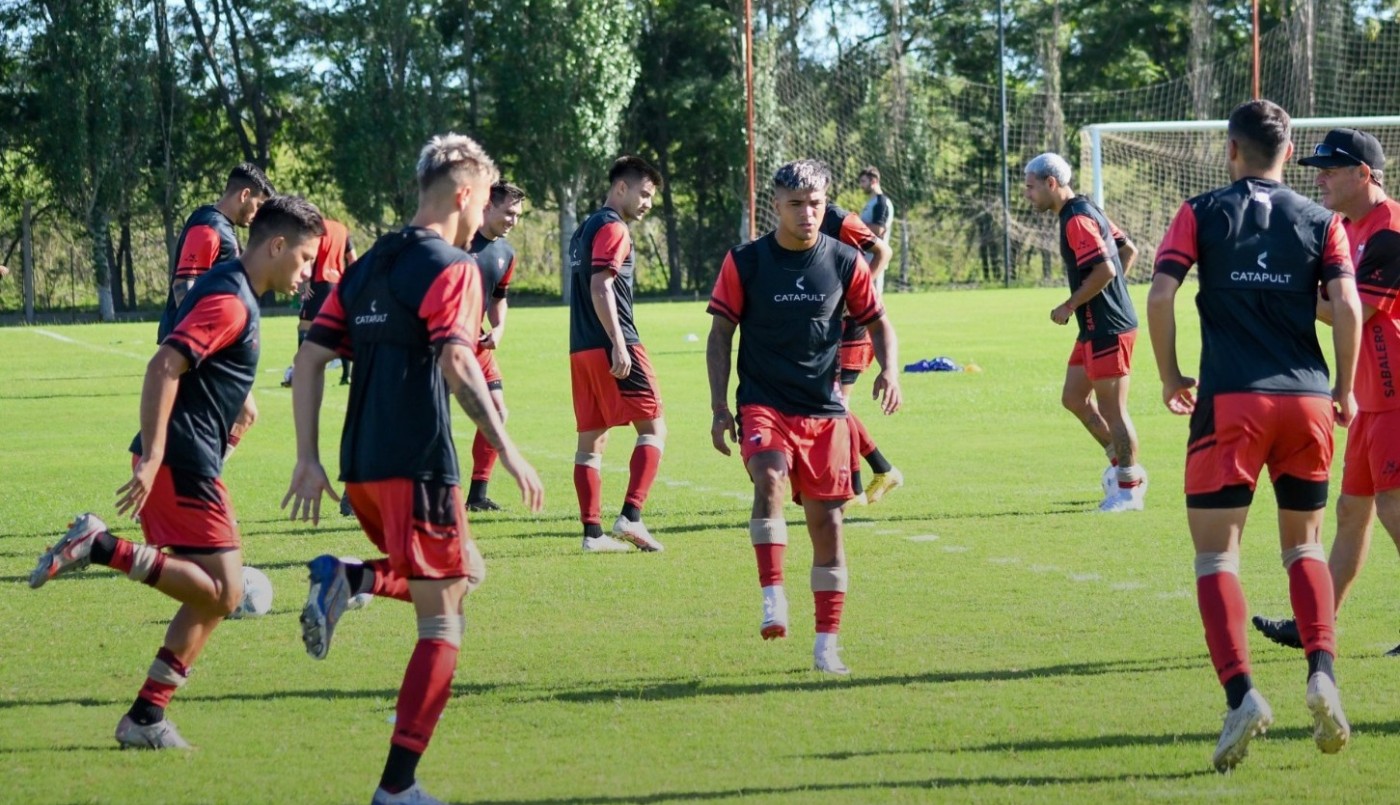 Colón ya piensa en Nueva Chicago: ¿cambia la delantera? | Deportes