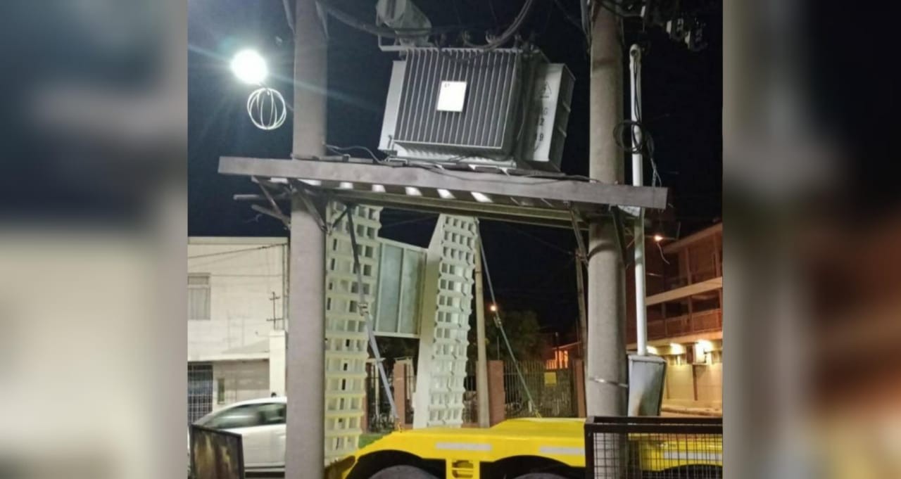 Santo Tomé: camión chocó el soporte de un transformador y un amplio sector quedó sin luz | Noticias