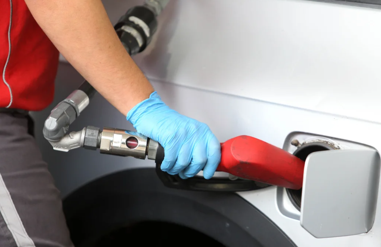 Suba de precios y recesión: cayó la venta de combustibles | Nacionales