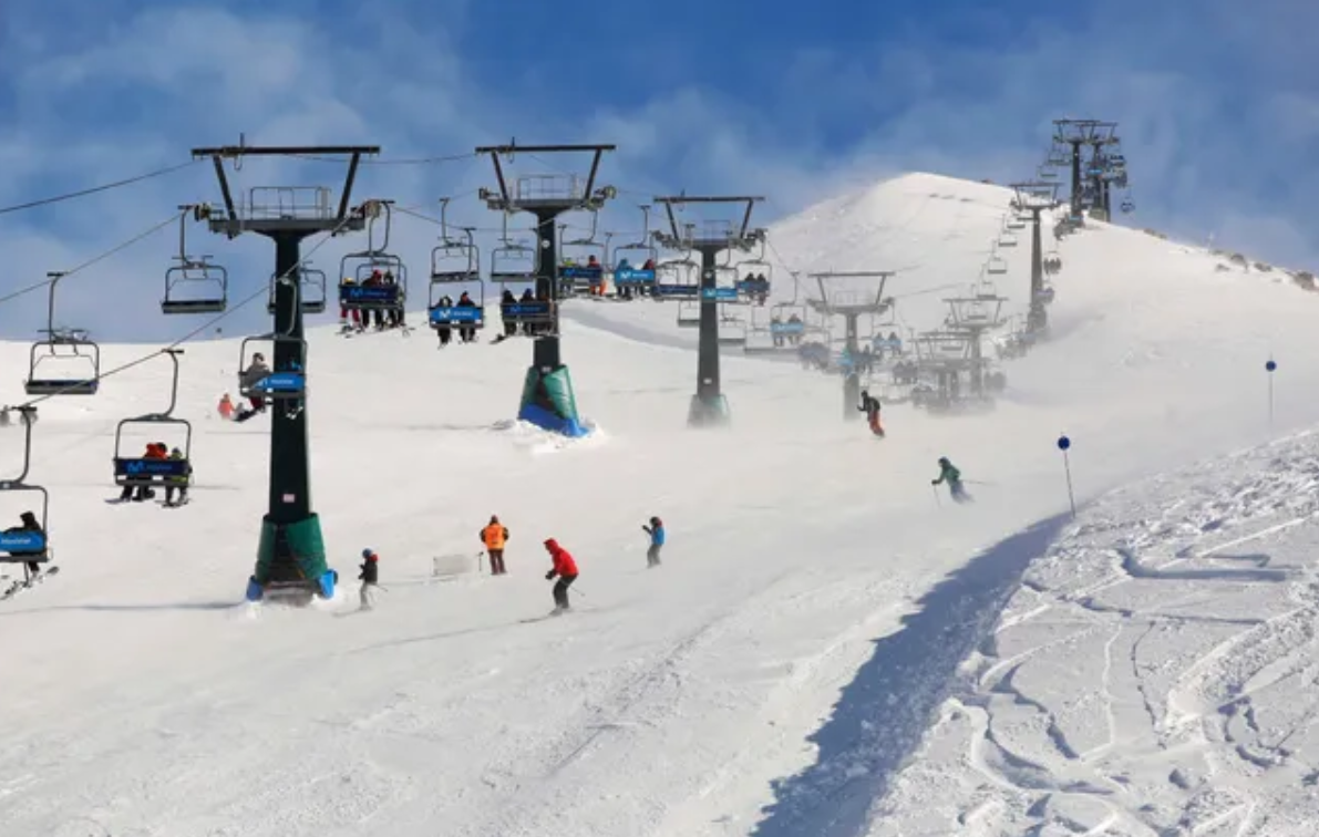 El pase para esquiar en Bariloche en 2024 costará casi como pasar un día en Disney | Nacionales