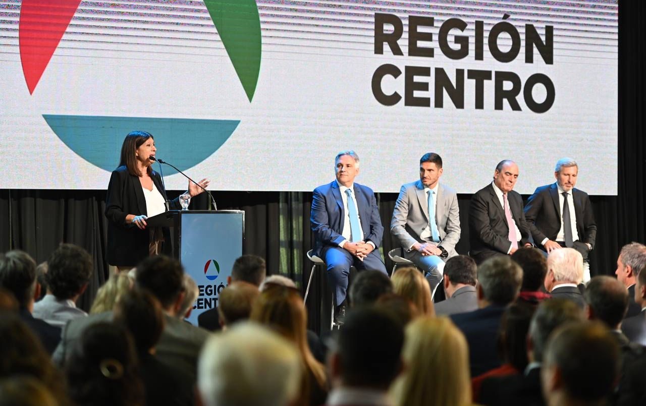 Clara García se comprometió a trabajar en una agenda conjunta entre Santa Fe, Entre Ríos y Córdoba | Legislativas