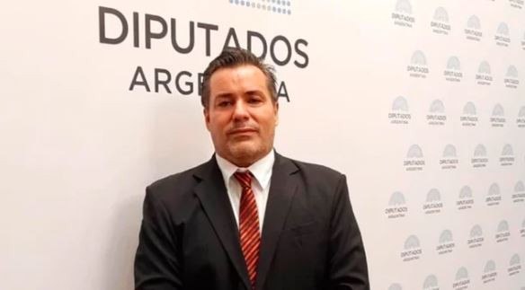 Un mes de prisión al ex diputado que besó partes íntimas de su pareja en plena sesión | Nacionales