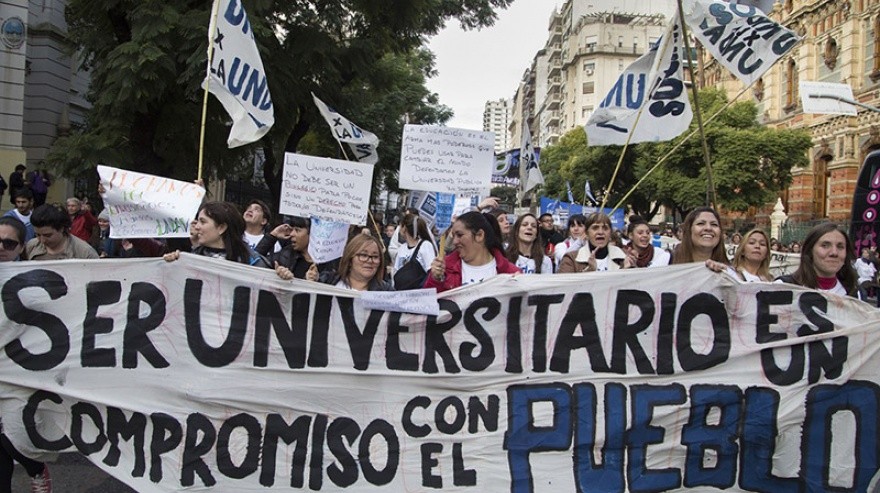 Se suman universidades privadas a la marcha en defensa de la Educación Pública | Nacionales