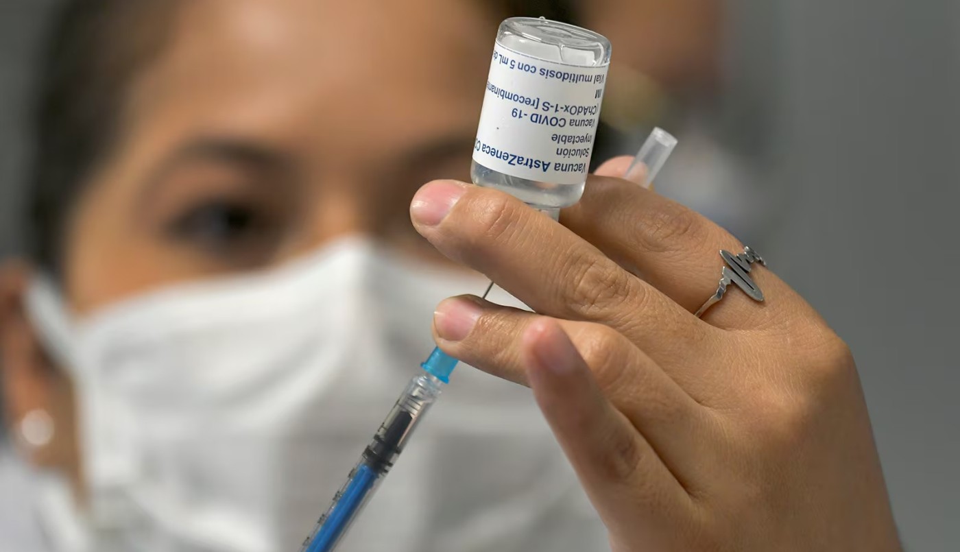 AstraZeneca reconoce que su vacuna Covid puede causar efectos secundarios | Salud