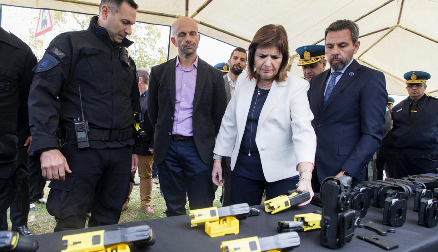 Patricia Bullrich habilitó el uso de las pistolas Taser en trenes y estaciones | Nacionales