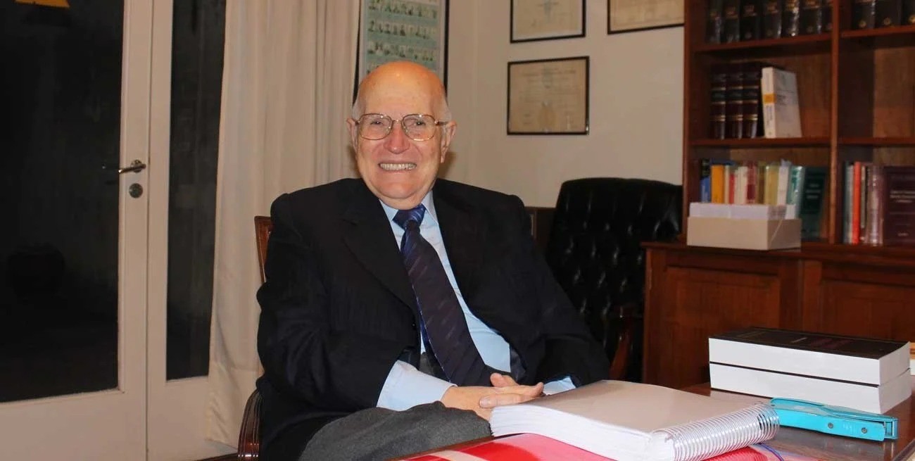 Falleció el constitucionalista Iván Cullen | Información General