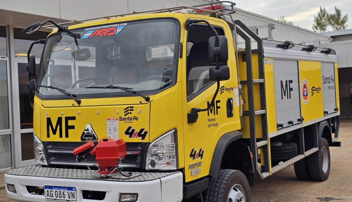 Provincia refuerza Bomberos con un innovador camión de incendios | Información General