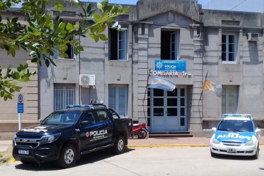 Escándalo en Esperanza: Una mujer policía tuvo sexo con un preso y encontraron el video | Información General