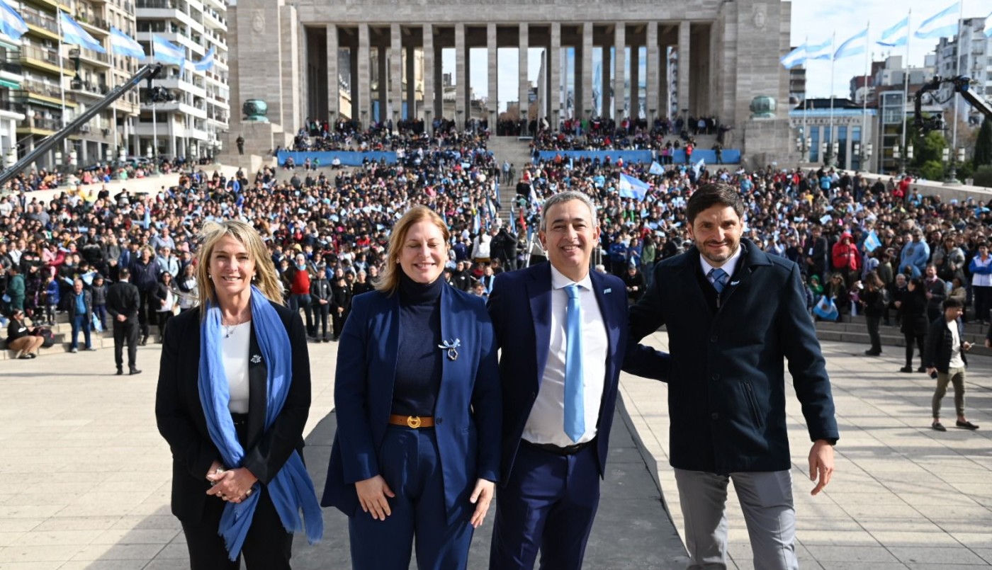 Día de la Bandera:  más de 3 mil alumnos de todo el país le prometieron Lealtad | Información General