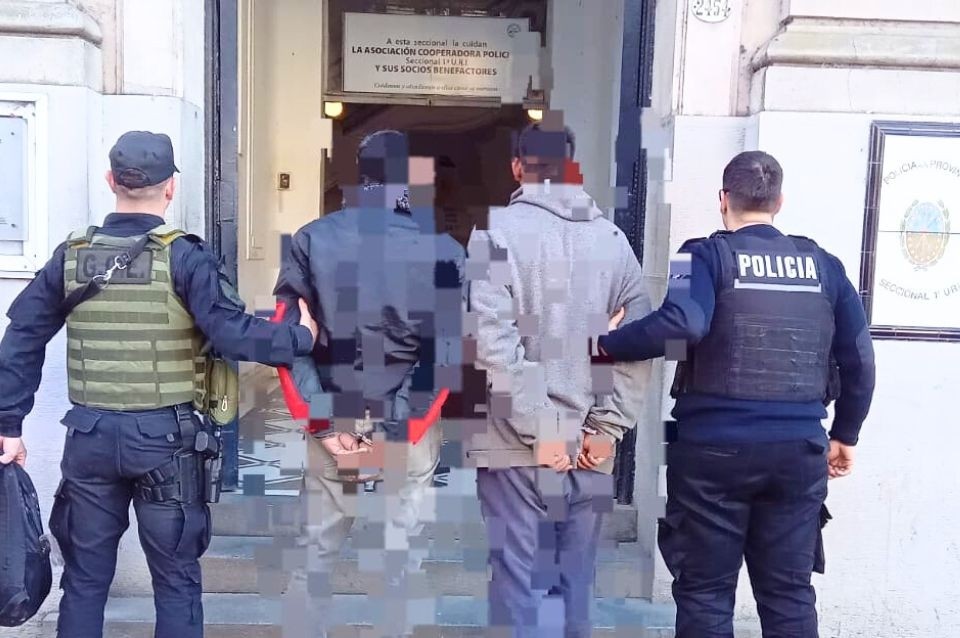 Santa Fe: detuvieron  a dos hombres mientras intentaban forzar la puerta de una casa | Policiales