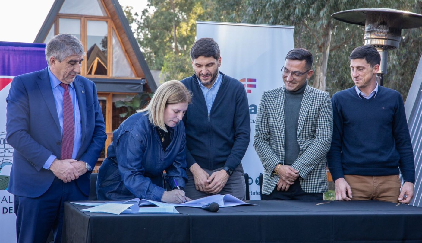 San José del Rincón: Pullaro anunció la construcción de una Sala Velatoria Municipal | Noticias