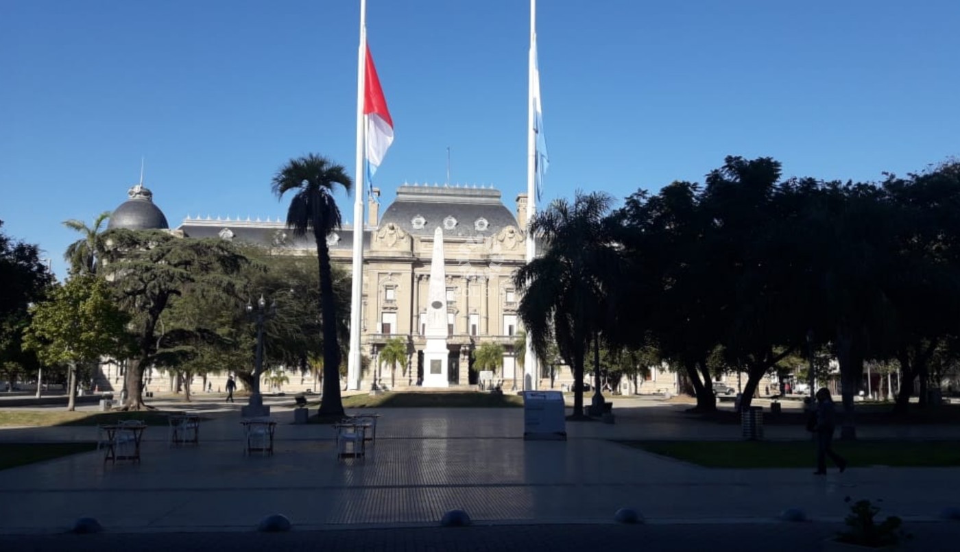 Docentes y estatales definen si aceptan o no la propuesta salarial del gobierno | Información General