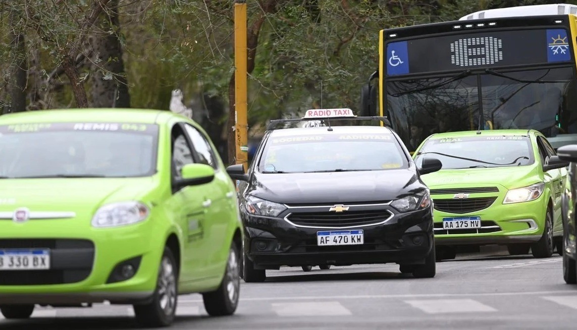 Aumentaron los taxis y remises en Santa Fe | Información General