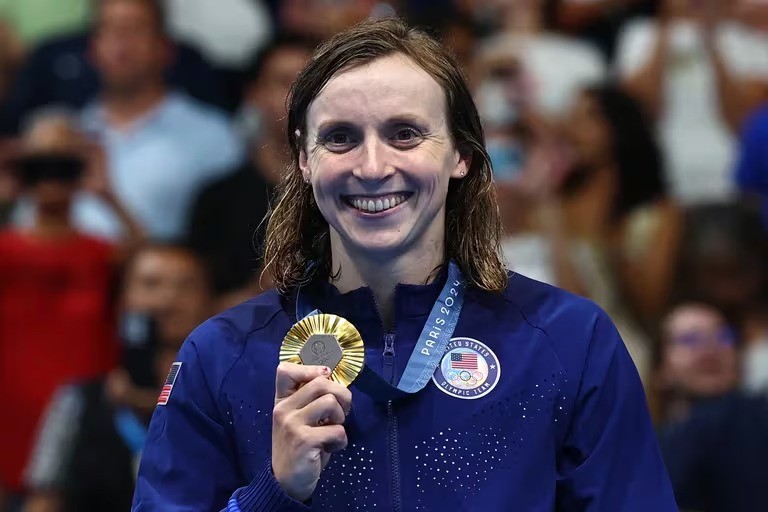París 2024: Katie Ledecky ganó su novena medalla de oro y es la deportista con más títulos Olímpicos | Deportes