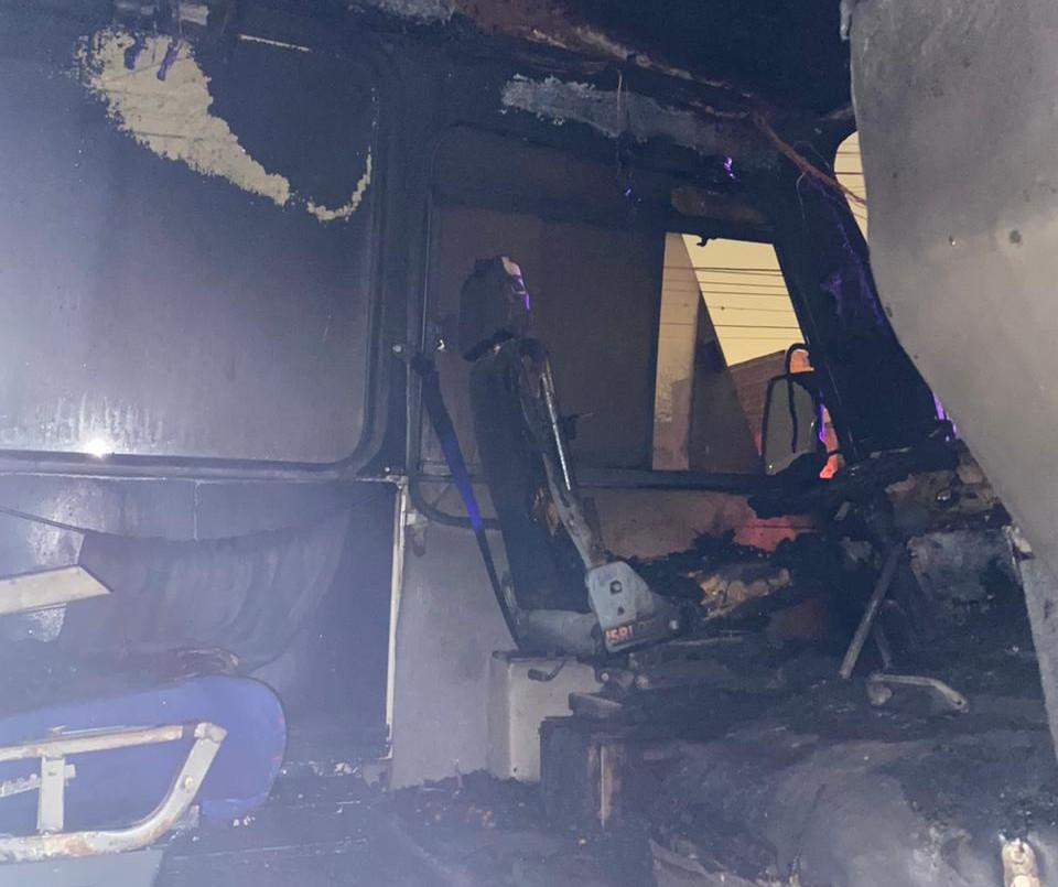 Se incendió colectivo de grupo de cumbia | Policiales