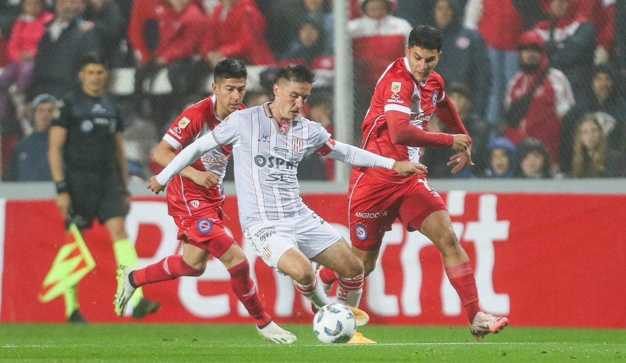 A pura contundencia, Unión goleó y sigue prendido arriba | Deportes