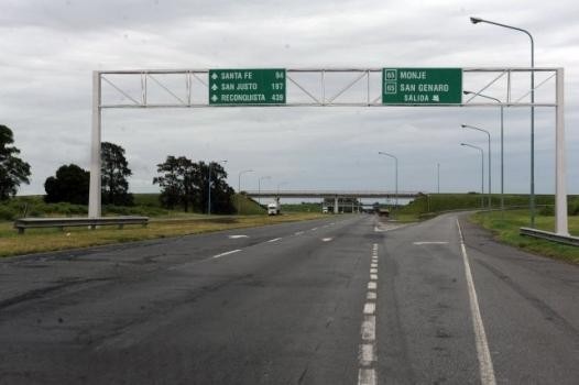 Tránsito: calzadas húmedas y resbaladizas en las rutas de la provincia | Información General